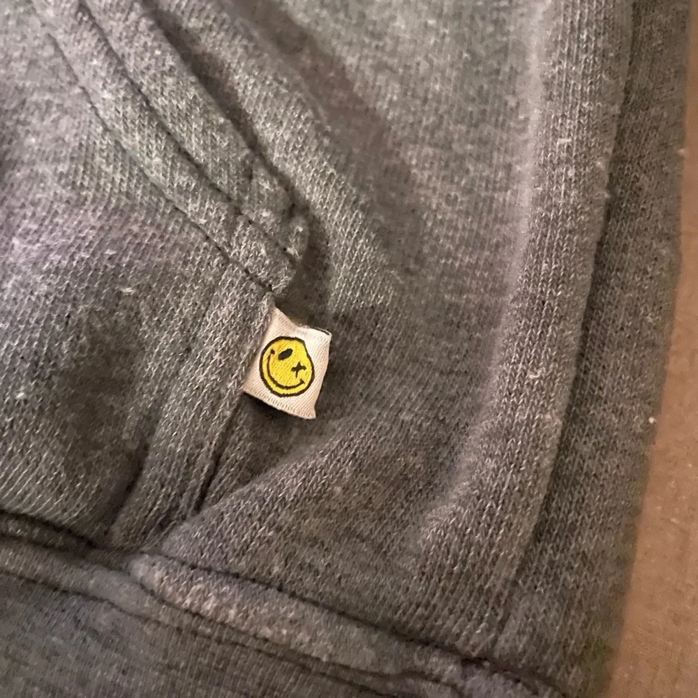 Junk Food Women’s Pullover Hoodie Gray Pink Smiley Face Top, XL